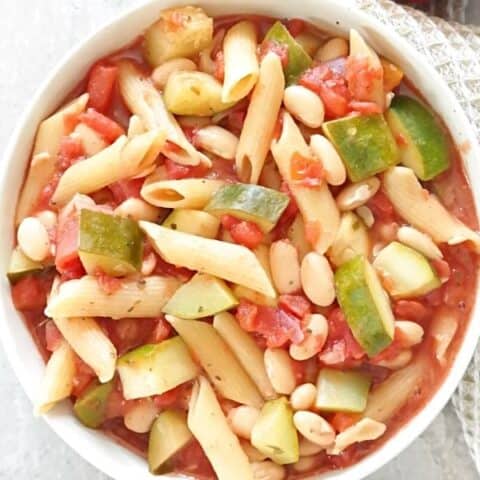 Vegan One Pot Pasta with Tomato, Zucchini, and Beans