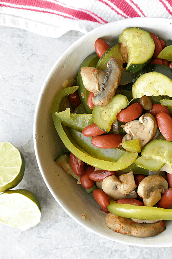 I make this fajita bowl salad nearly every day after work : r/Volumeeating