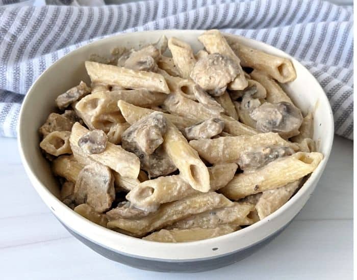 Easy Vegan Mushroom Stroganoff