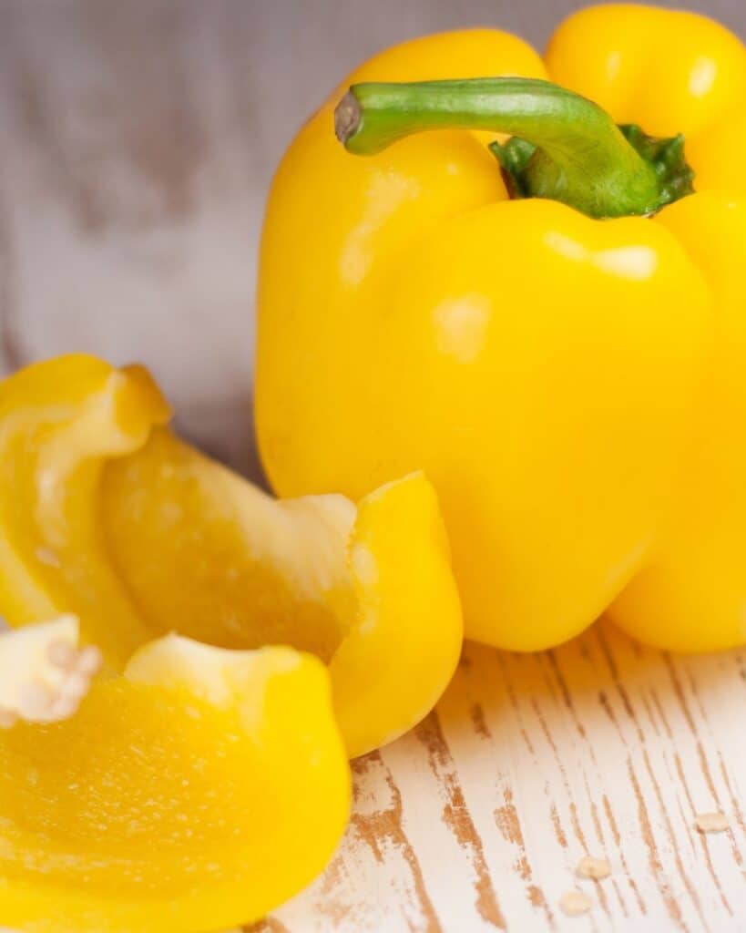 yellow bell pepper high in vitamin c and anti oxidants to improve the immune system