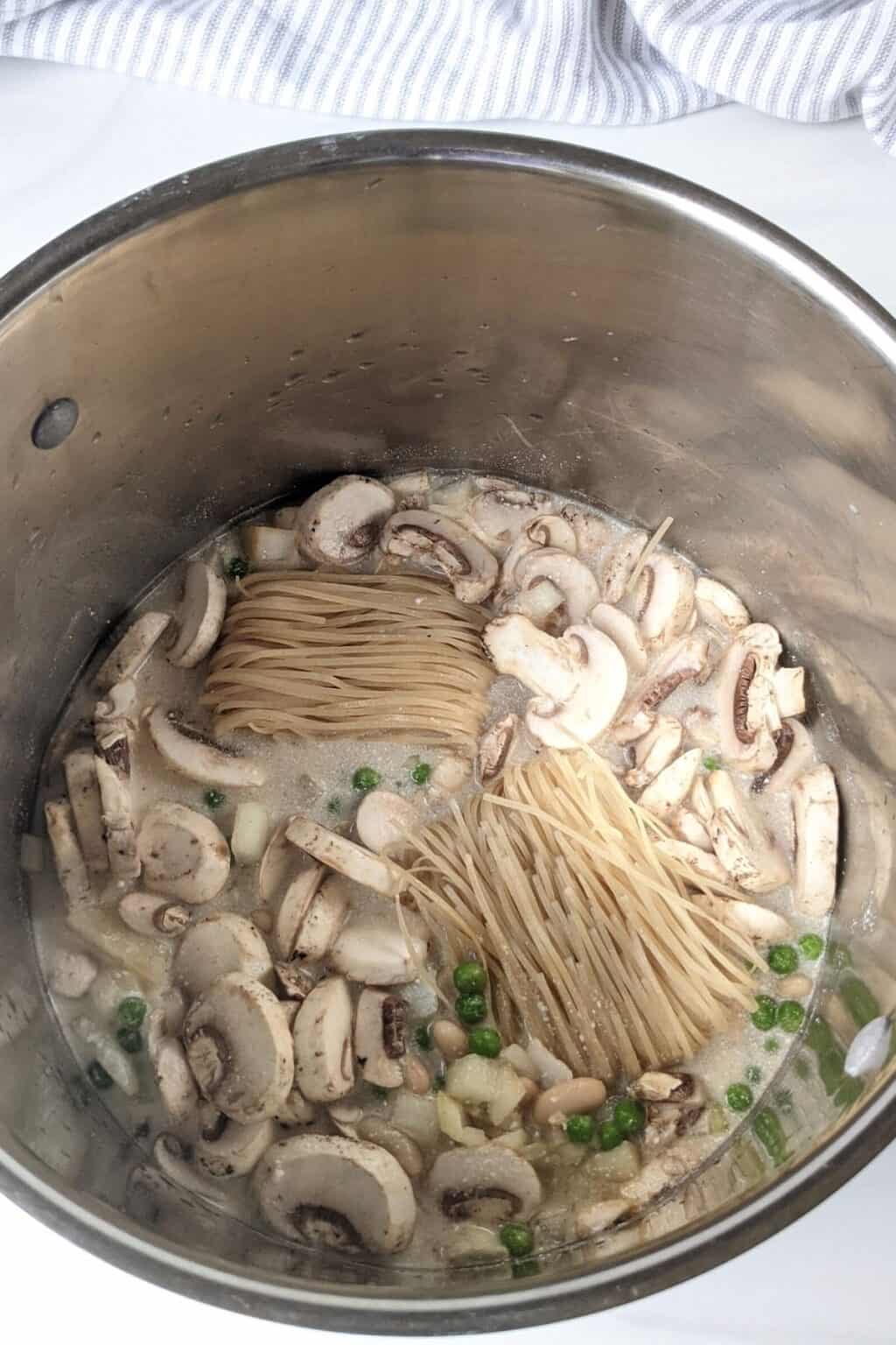 Thai Noodle Soup Recipe (high protein, vegan, oil free) - 2sharemyjoy.com