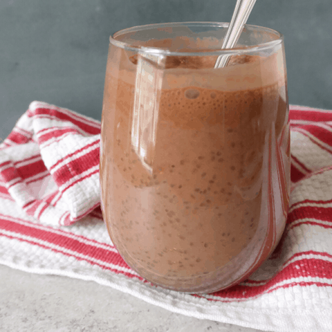 Easy Vegan 4-Ingredient Chocolate Chia Pudding (High Protein)