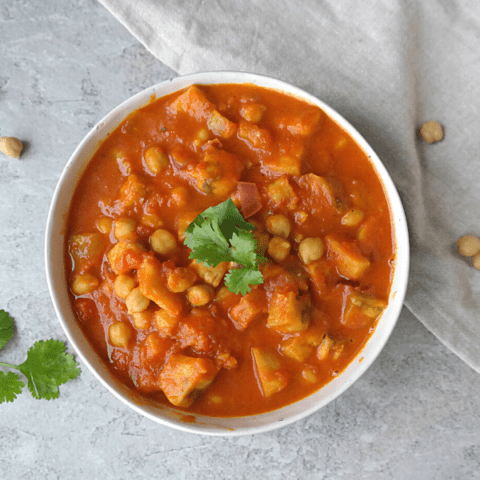 Easy and Healthy Eggplant Curry Recipe {vegan, 25 minutes}