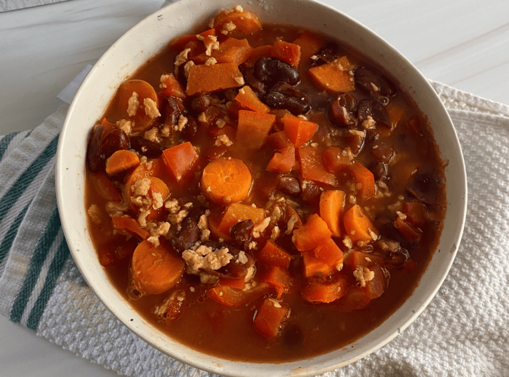 high protein vegan chili recipe with tvp